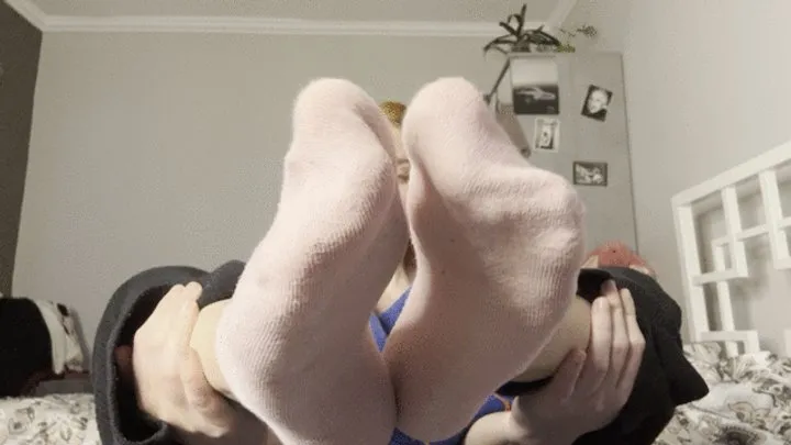 Kathrynnegoddessfeet - Socks removing