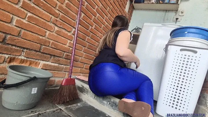 Brazilian Goddesses Fetish - Farting Maid, by Isabelita Marques - PART 2