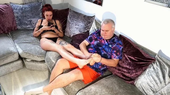 Amy Squirrel - Foot Massage With Kissing 2 (4K)