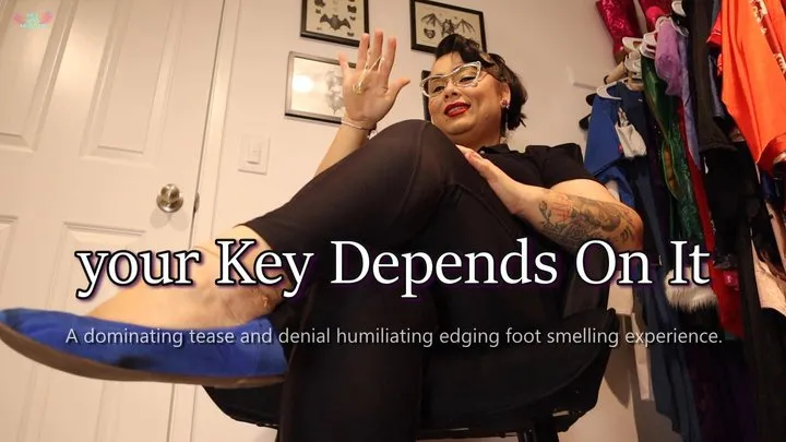 Secretly Smelling Miss Murdah - your Key Depends On It HD