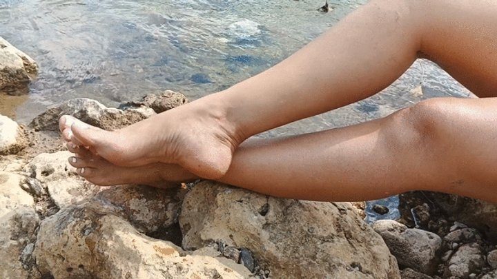 Goddess Foot Fetish - Much more than just pronounced arches on pretty feet (3)