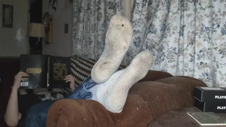 Dimplessama - I Chill on the Living Room Couch with My Feet Propped up
