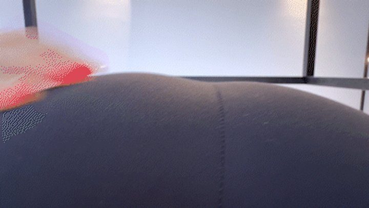 Mistress Blackdiamoond - Smell my sweaty ass!