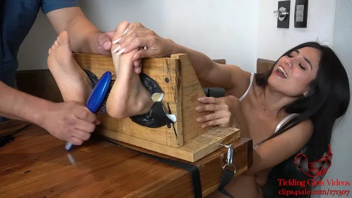 Tickling Girls Videos - Sarah Rose's first tickle session