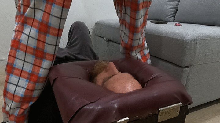 Mistress Padrona Sits - Smotherbox Smother