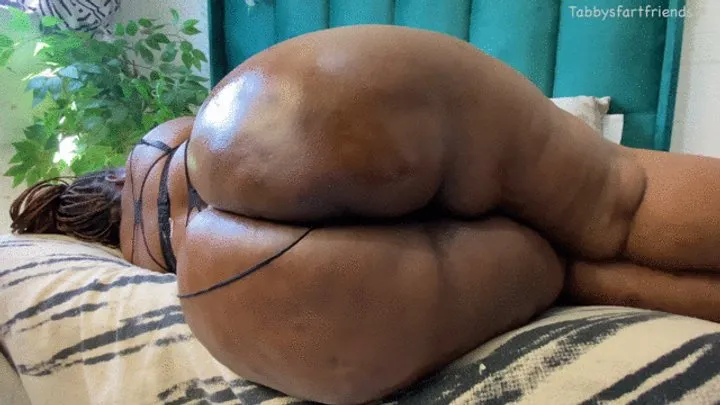 Tabbys Ebony Assss - YOURE SNIFFING MY FARTING ASS TONIGHT!
