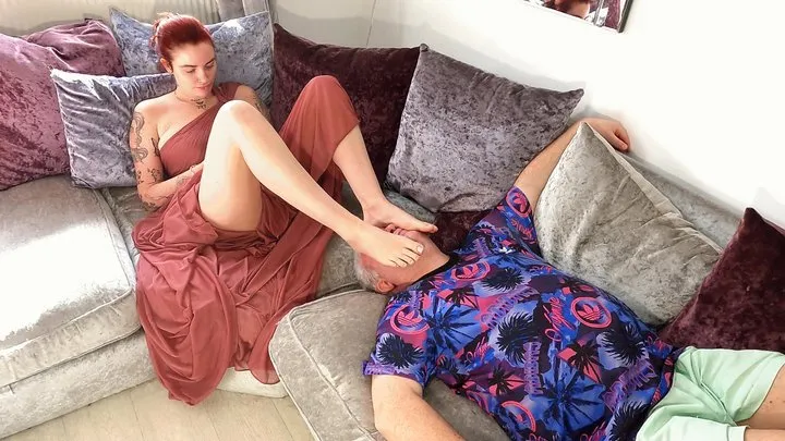 Amy Squirrel - Foot Stool In Her Elegant Dress (4K)