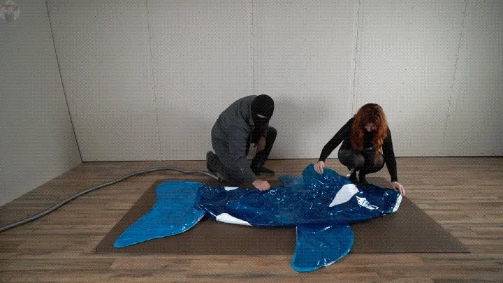 Vacuum Dreams - Sonya finally bought an inflatable Oarc and is enjoying it