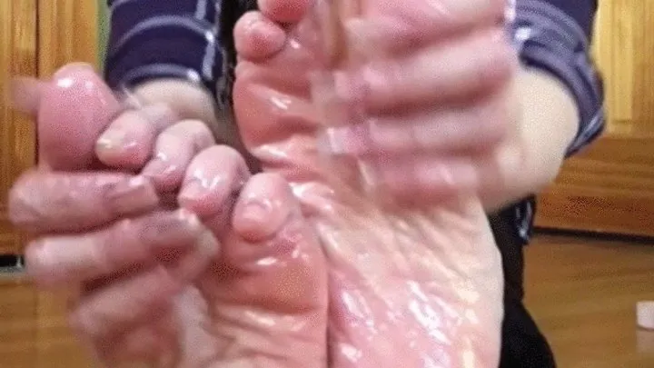 Aariels Fetish Clips - MANHANDLING SHINY SIZE 9'S
