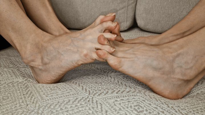 Karatemistress - Feet Meet In The Clinch