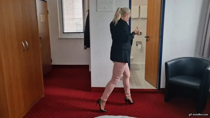 Helenas Feet High Heels Tights Legs - My shoe was stolen in the elevator HD mp4 1920x1080