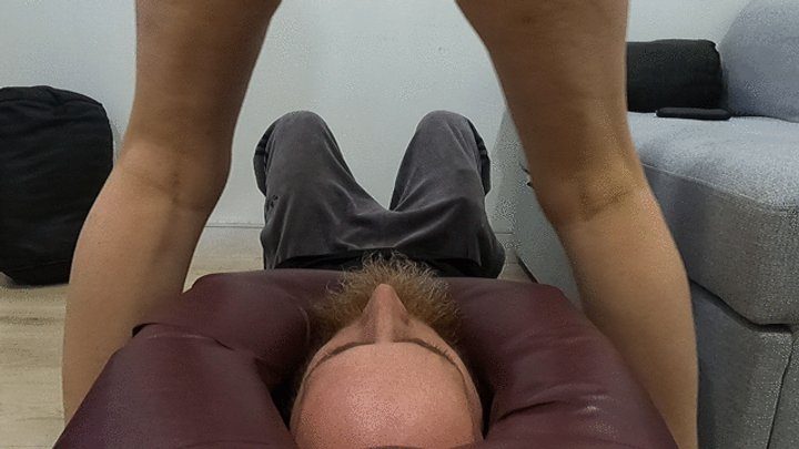 Mistress Padrona Sits - Ten Min Box