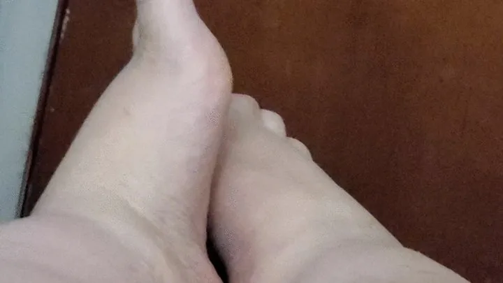 Qtdirtgirl Store - Can I seduce you with my feet?