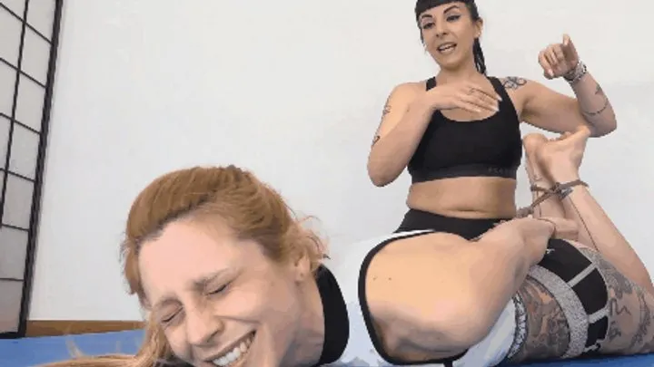 Fetish 4 Mobile - Nessuna pietà per Daphne! - No mercy for Daphne! ( TICKLING ) ( WMV - MOBILE VERSION )