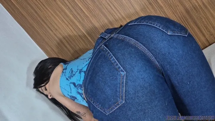 Brazilian Goddesses Fetish - JADY'S LOUD FARTS - Part 2