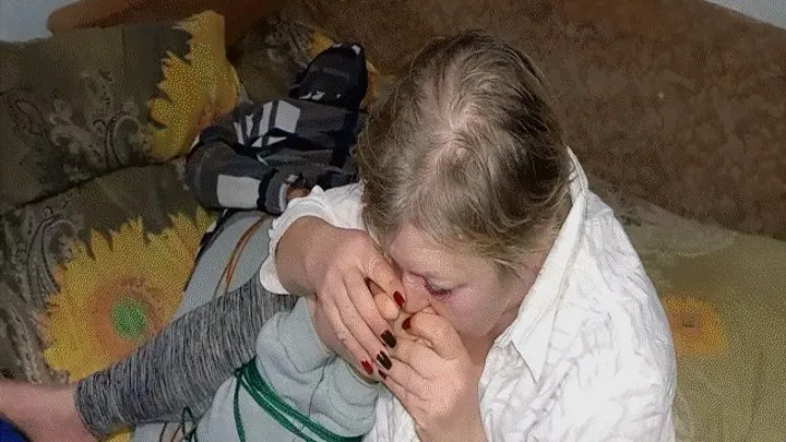 Appetizing Crumpet - She tied up a boy for his feet WMV
