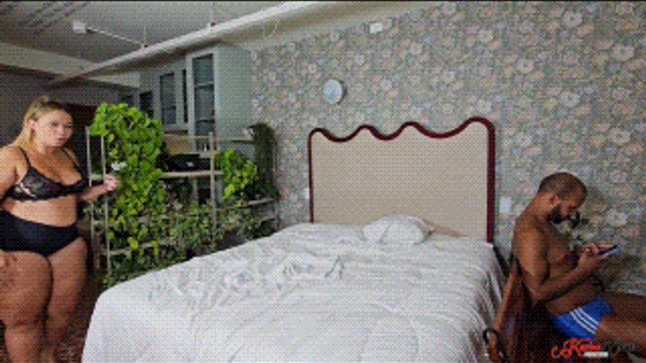 Karina Cruel Femdom Boys - 102KG BBW FACESITTING - MALE SLAVE CAUGHT RESTING - ROSALIA PEACH - FULL VERSION - NEW FEBRUARY 2026