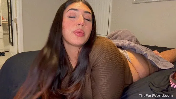 The Fart World - BigBootyGodess Makes A Living Just Letting Me Smell Her Farts!