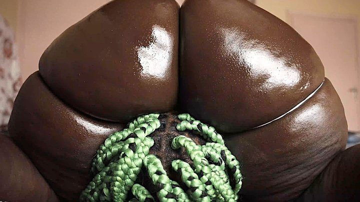 Black Meaty Asses - Rubi fucks new girl up with her smelly ass - She quit in 7 minutes