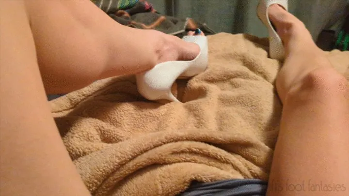 Fifisfootfantasies - Fifi gets a new pair of shiny white platform heels for Valentine's day and lets him masturbate to them and cover them in cum