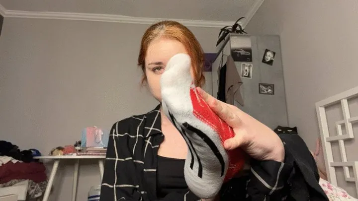 Kathrynnegoddessfeet - Self foot worship!