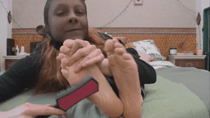 Fetish 4 Mobile - Il ladro bugiardo - The lying thief (FEMALE TICKLING MALE) (WMV - MOBILE VERSION )