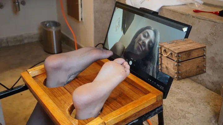 The Tickle Box - Kate's soft and ticklish feet in torment