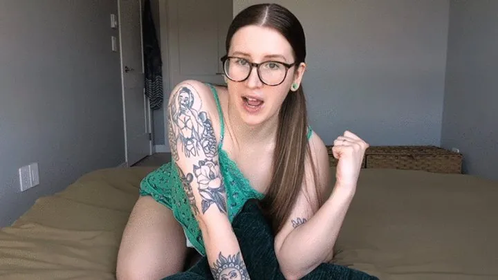 Jade Moon - Girlfriend Sends You Vid At Work - Foot Focused
