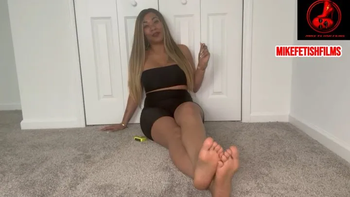 Mikefetishfilms - NINA'S EXTREME FOOTJOB STORY