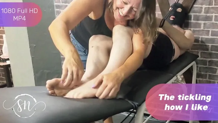 Lady Syl Nifty - The classic tickle fetish, just how I like it. 1080 FHD