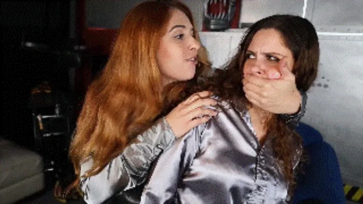 Hollyrope Omega - Mina and Christy Salome: 