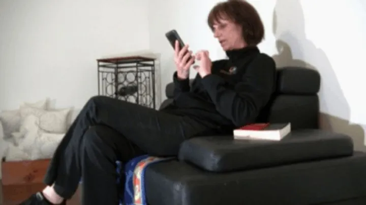 Foot Predator - Call for mature feet