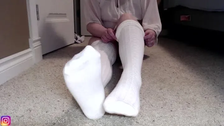 Asiansolequeen - White Thigh High Socks Tease