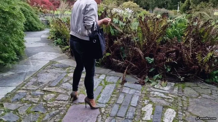 Helenas Feet High Heels Tights Legs - My shoes are much too big HD mp4 1920x1080