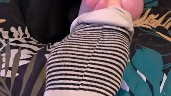 Studio De Dame Melina - JOI feet closeup soft