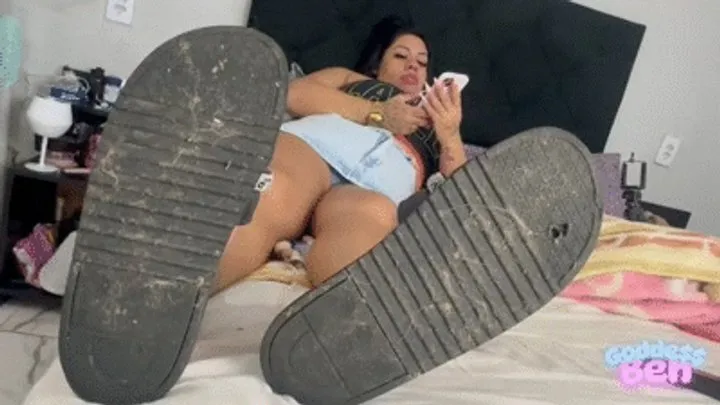 Goddess Beh - Cleaning my clog with my tongue (spit) # 720HD - Goddess Beh