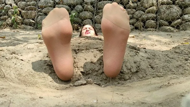 Goddess Foot Fetish - Buried in the sand Alicia with pantyhose and tickled feet (2)