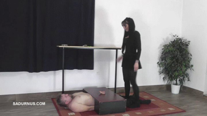 Sadurnus - Mistress Cleo in pantyhose trample his slave to orgasm A wmv