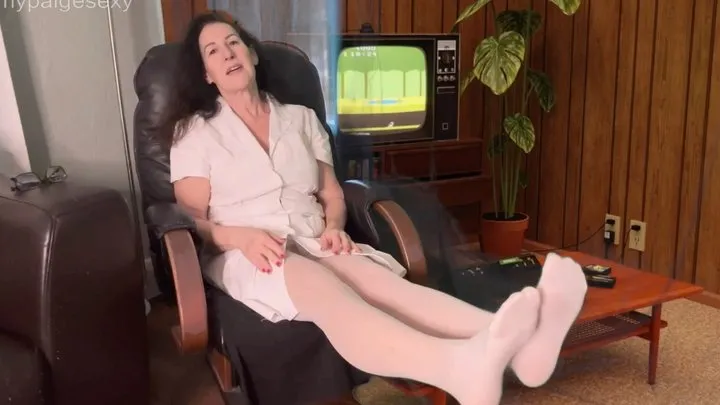 Curvy Mature Milf Amypaige - Single M Nurse Feet MP41