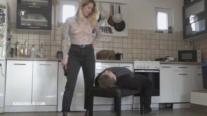 Sadurnus - Miss Amy Douxxx makes herself happy on the slave's face A mp4