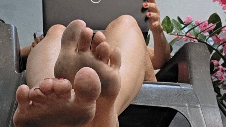 Foot Fetish Paradise - Admire my dirty soles while I work in my Laptop by Milah