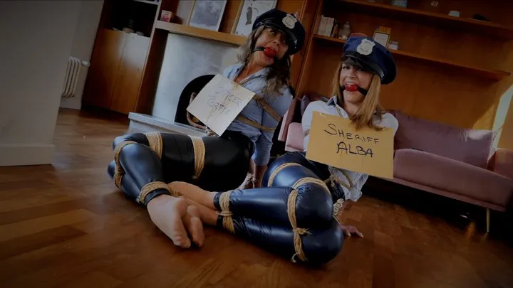 Alba Loves Bondage - Alba & Portia - Police Officers' Trap MP4 ULTRA HD 4K