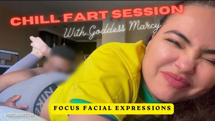 Goddess Marcy - Chill Fart Session Focus Facial Expressions with Goddess Marcy