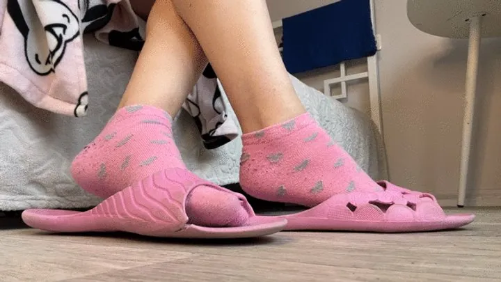 Kathrynnegoddessfeet - Socks and slippers