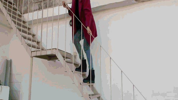 Bonnie And Clyde - I twisted my ankle on the roof AVI