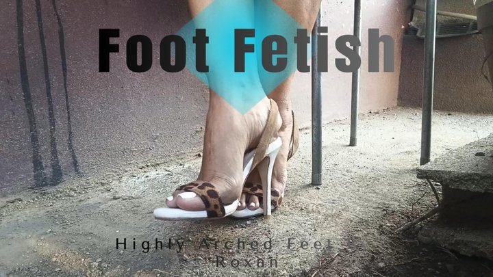 Goddess Foot Fetish - Goddess feet in high heels and with well-painted nails (3)