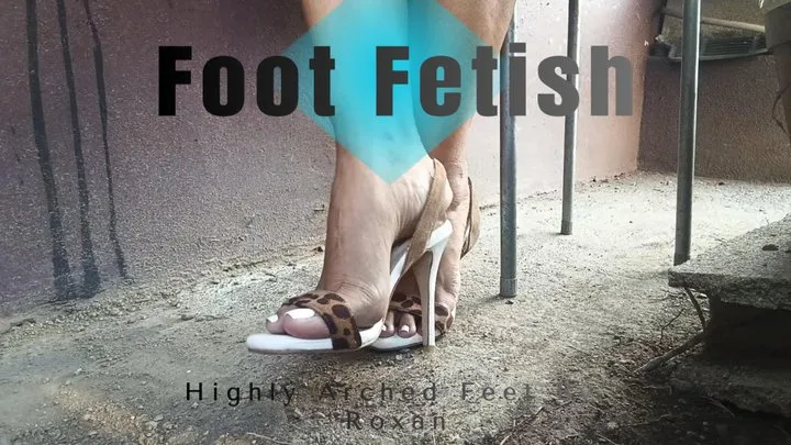 Goddess Foot Fetish - Goddess feet in high heels and with well-painted nails (3)