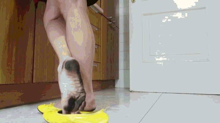 Princess Of Volcanoes - Dirty feet in yellow ballet flats MP4
