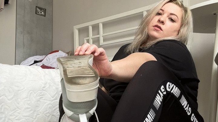 Redpepinofootfetish - Sneakers, socks and feet!