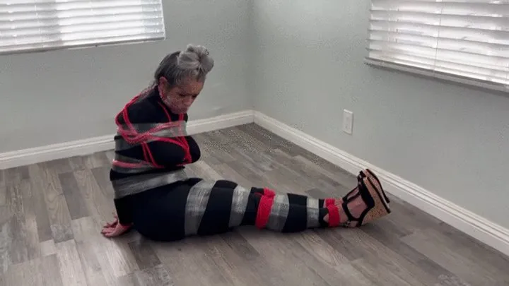 Luna Darling Bondage - Turtleneck bondage for Luna Darling, Pt 2 -avi